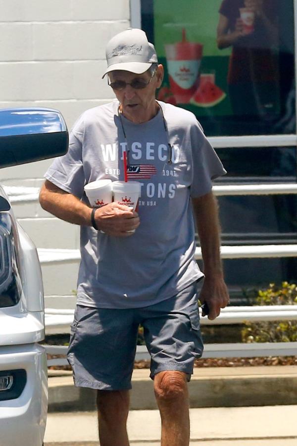 Jamie Spears surfaces for first time since leg amputation