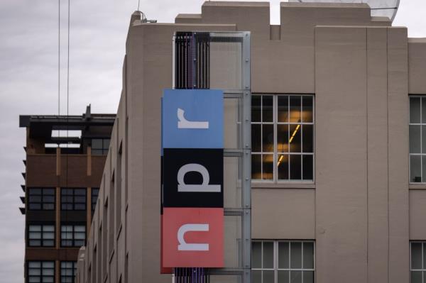 The public editor of Natio<em></em>nal Public Radio criticized tech firms for censoring the Hunter Biden laptop story.