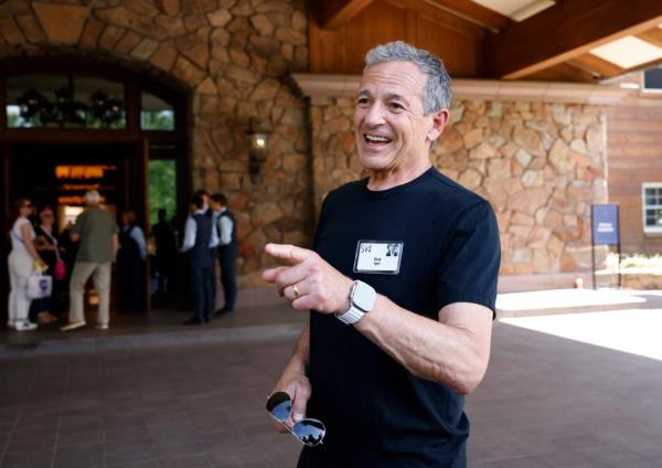 Bob Iger, CEO of The Walt Disney Company, arriving and pointing at the Allen & Company Sun Valley Co<em></em>nference on July 9, 2024 in Sun Valley, Idaho