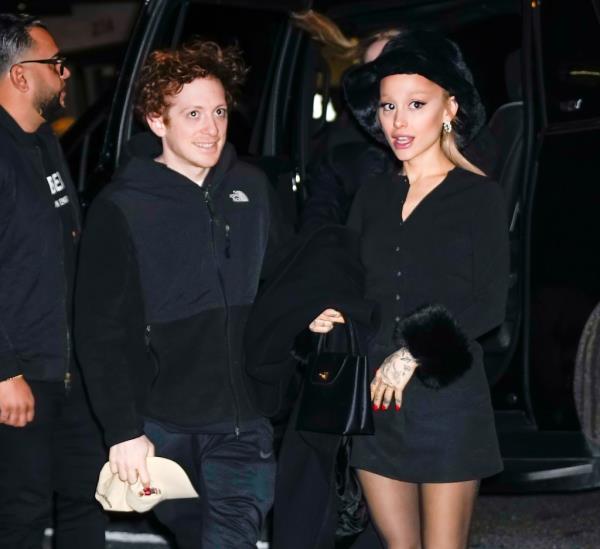 Ariana Grande and Ethan Slater out together. 