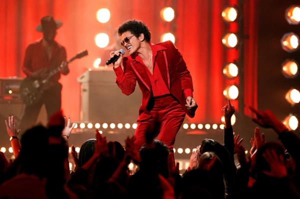 Bruno Mars at the 2018 Billboard Music Awards