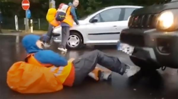 The video was shared by climate activists from the Letzte Generation – 