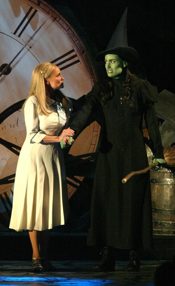 Idina Menzel (left) and Kristin Chenoweth