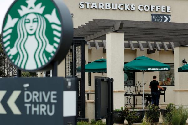 The o<em></em>nslaught cost Starbucks a 6% drop in US orders in the quarter ended June 30.