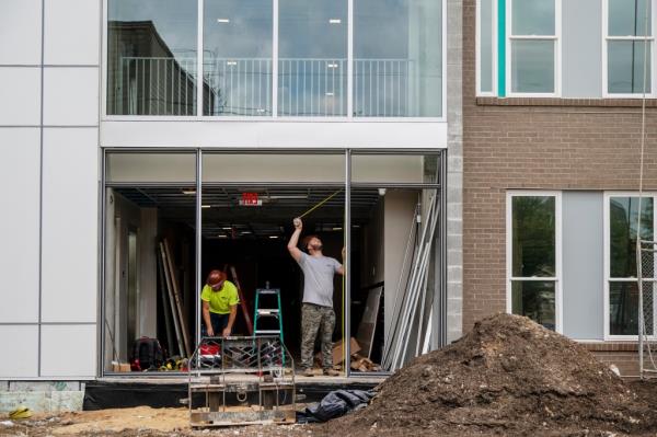  Although around 672,000 new units will be completed by the end of 2024, fewer projects are anticipated for 2025 and 2026.