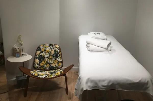 Private hair removal room at MPM  studios.