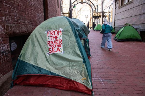 A tent at Emerson with the anti-Israel message 