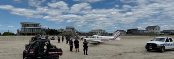 The plane after the landing. 
