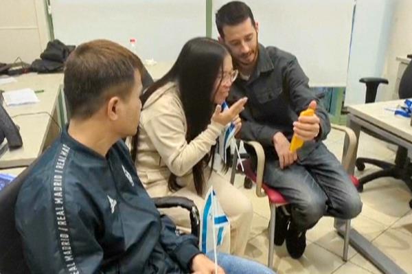 Munkan became close with Aloni and her daughter while all three were held captive by Hamas.
