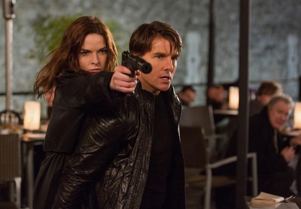 Rebecca Ferguson and Tom Cruise in 