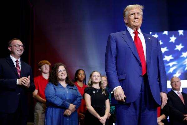 Do<em></em>nald Trump at Christ Chapel in Zebulon, Georgia on October 23