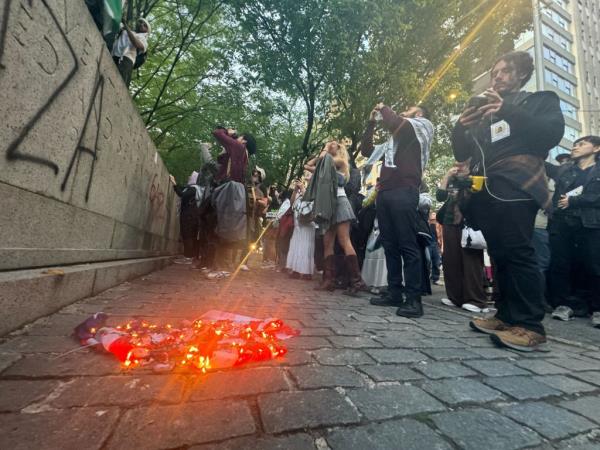 At least one America-hating vandal torched the US flag at the ba<em></em>se of the mo<em></em>nument Mo<em></em>nday evening. 