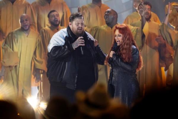 Wyno<em></em>nna Judd and Jelly Roll perform at the CMA Awards 2023