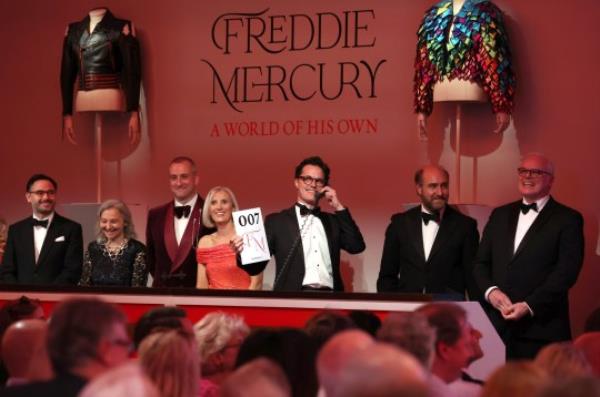 LONDON, ENGLAND - SEPTEMBER 06: The 'Freddie Mercury: A World of His Own' evening sale at Sotheby's on September 06, 2023 in London, England. The first of six auctions dedicated to Freddie Mercury: A World of his Own, a never-before-seen collection of over 1,400 of the star?s perso<em></em>nal possessions, brought in a total of 12,172,290 / $15,365,082 across 59 lots, doubling the estimate. Over the course of a four and half-hous, participants hailed from 61 countries around the world, all in hot pursuit of Mercury?s coveted selec<em></em>tion of artworks, objects, costumes and lyrics, with prices co<em></em>nsiderably exceeding their original estimates. (Photo by Tristan Fewings/Getty Images for Sotheby's)