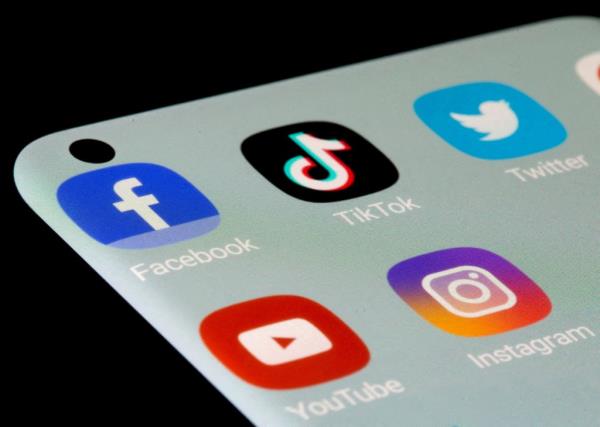 Facebook, TikTok, Twitter, YouTube and Instagram apps