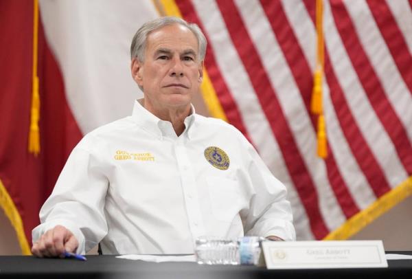 A reader says, thanks to state GOP leaders like Gov. Greg Abbott, the Republican party has become extremist. (Credit: Jay Janner/American-Statesman/File)
