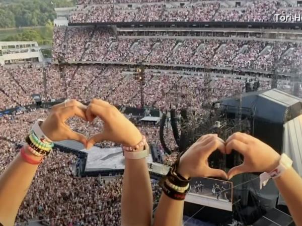Hedges revealed that she, her mother and her friend were sitting behind the stage at Cincinnati's' Paycor Stadium and were descending the ramp to leave when her water broke.