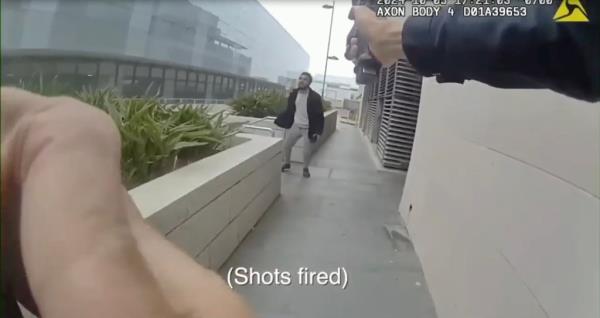 Officer in bodycam co<em></em>nfronting a man with a knife outside the Santa Mo<em></em>nica Police Department headquarters