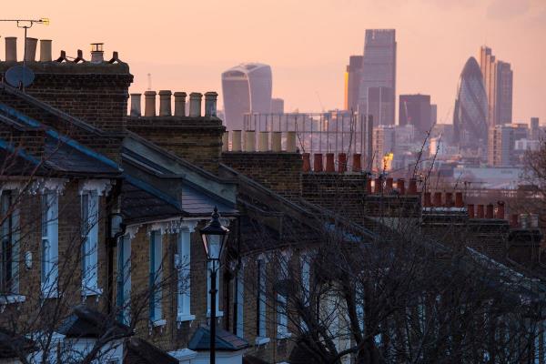 萨迪克·汗告诉迈克尔·戈夫：“拿出22亿英镑，否则伦敦的房屋建设可能会停滞不前