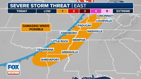 A look at the severe storm threat for Halloween.</p>

<p>　　