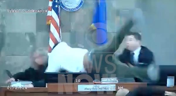 Thursday's fight was in the same courthouse wher<em></em>e Deobra Redden attacked a judge last month.
