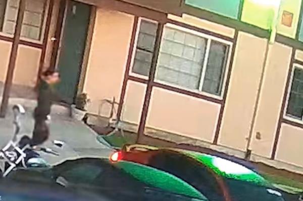 Video of Arelie Garcia leaving her home.