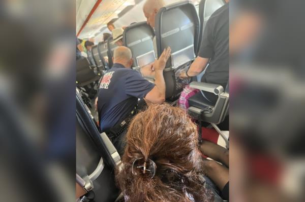 flight passengers seen on the ground