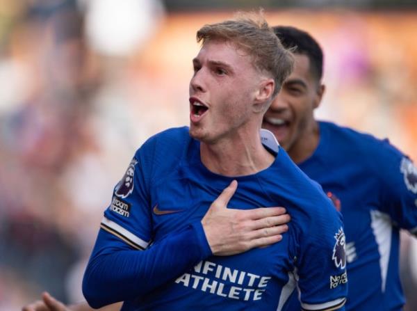 Cole Palmer playing for Chelsea