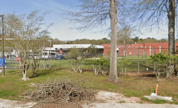 Authorities said the four inmates broke out of the Tangipahoa Parish jail by climbing the perimeter fence while in the recreation yard -- and were noticed missing until the next day.  