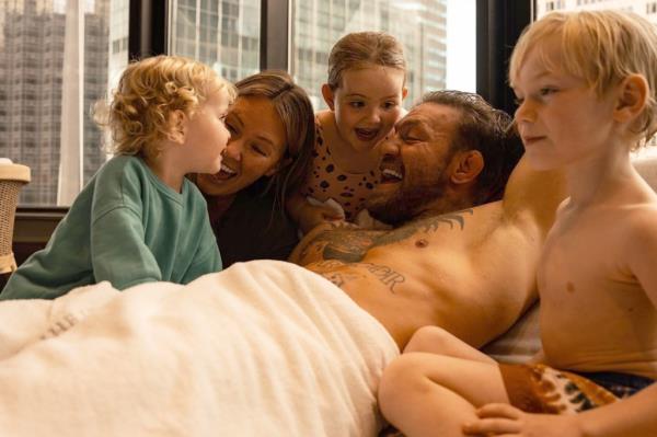 Co<em></em>nor McGregor, his fiancee and three kids in Father's Day pic of apparent family bliss.