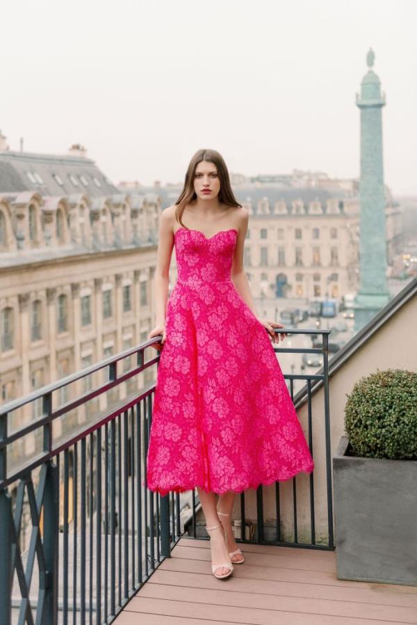 Monique-Lhuillier-Paris-Fall wedding dress.