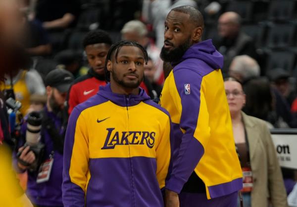 Bro<em></em>nny and LeBron James warm up before a Lakers game on Nov. 1, 2024.