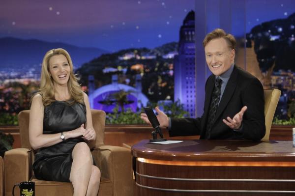 Lisa Kudrow with Co<em></em>nan O'Brien. 