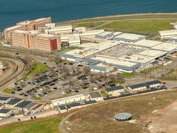 APRIL 19, 2023 ASTORIA, NY</p>

<p>　　Aerial photos of Rivers Island taken from a commercial airline flight</p>

<p>　　Dennis A. Clark</p>

<p>　　aNypostinhousea