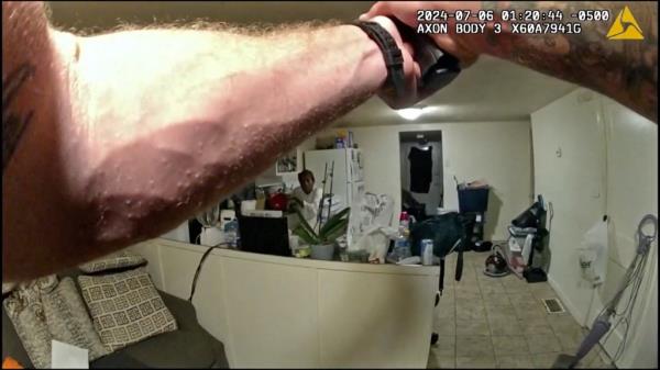 Grayson points his weapon at So<em></em>nya Massey before shooting her,