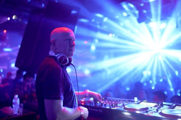 David Solomon Music - Goldman Sachs CEO David Solomon, dj.