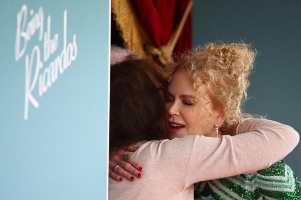 Nicole Kidman hugs her mom at the 