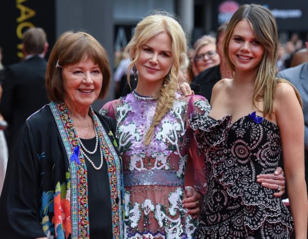 Nicole Kidman with her mom Janelle and niece Lucia Hawley at the 2018 AACTA Awards