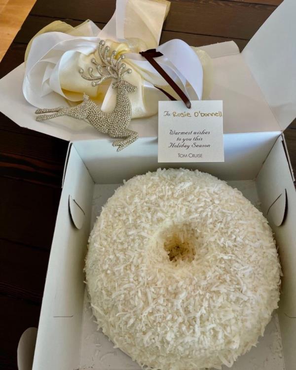 A photo of a coco<em></em>nut bundt cake. 