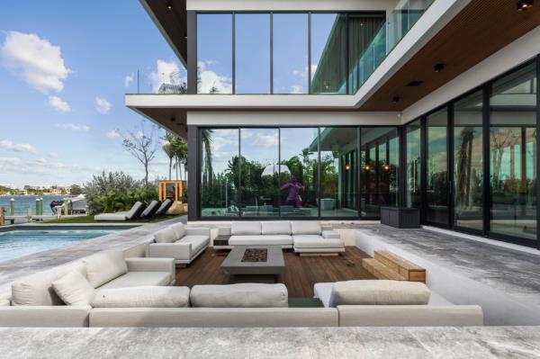 This house was made for integrated indoor/outdoor living