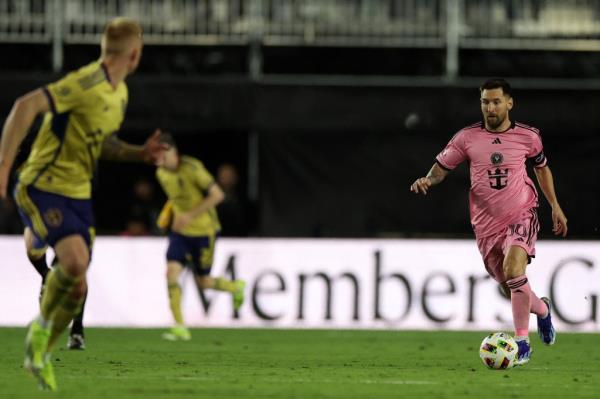 Messi had an assist in the 2-0 win.