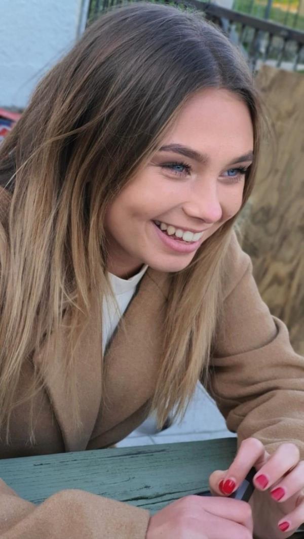 A HEARTBROKEN family have paid tribute to a 19-year-old girl found dead on an army ba<em></em>se. Jaysley-Louise Beck, who was training to become a soldier, was discovered at the ba<em></em>se in Larkhill, Wilts, on December 15.