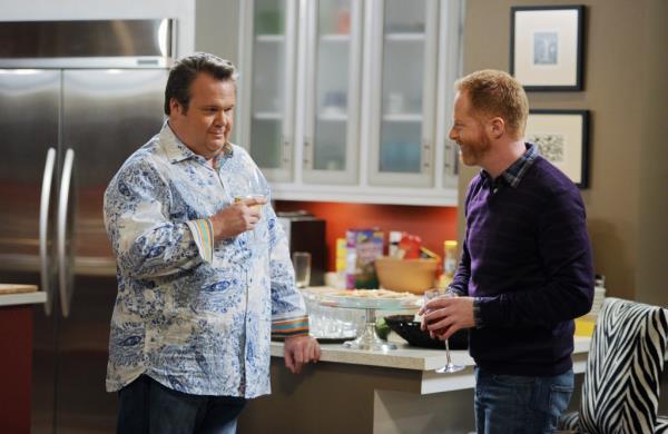 Eric Sto<em></em>nestreet as Cameron and Jesse Tyler Ferguson as Mitchell in 