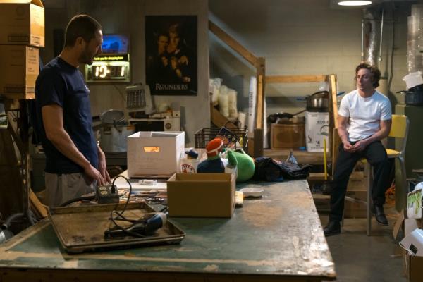 Ebon Moss-Bachrach and  Jeremy Allen White in 