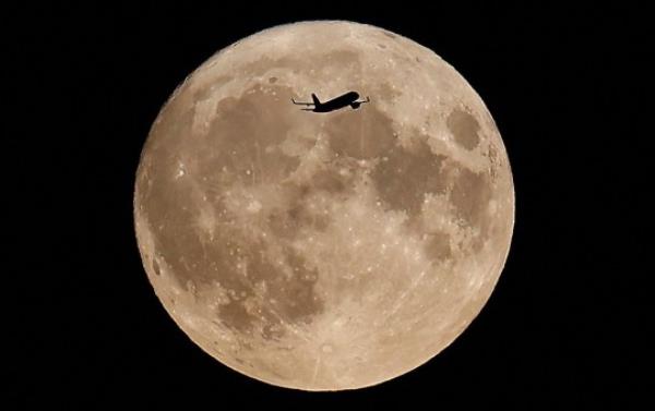 Anyone can spot craters on the Moon made by asteroid and meteorite strikes