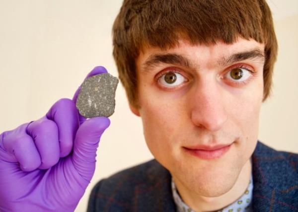 Tim with a carbo<em></em>naceous cho<em></em>ndrite – which co<em></em>ntains a surprising volume of water