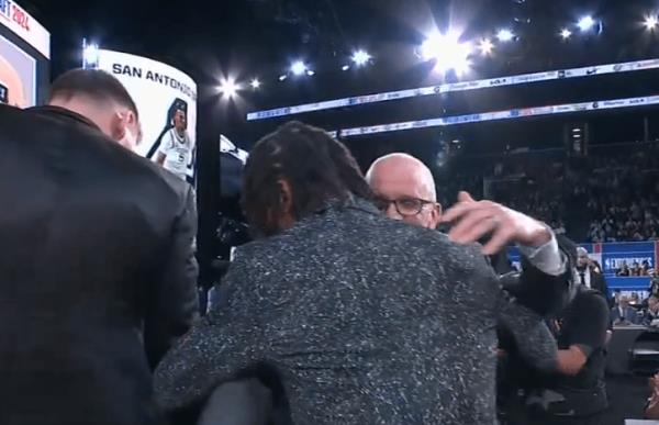 Dan Hurley and Stephon Castle shared a hug.