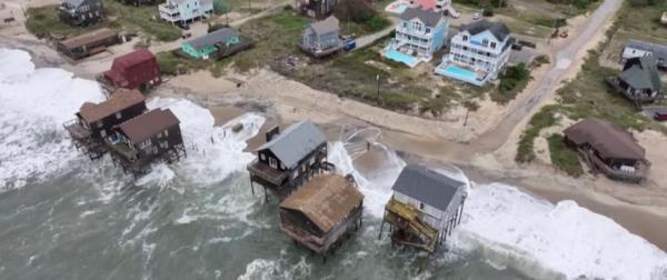 Collapse of 23039 G.A. Kohler Court in Rodanthe
