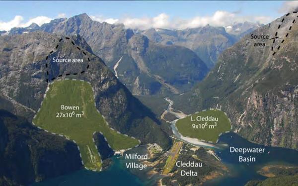 Two previous landslides and their correspo<em></em>nding deposits near the heart of Milford tourism.