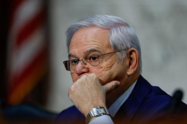 参议员鲍勃·梅嫩德斯(Bob Menendez)的律师推动推迟联邦贿赂审判
